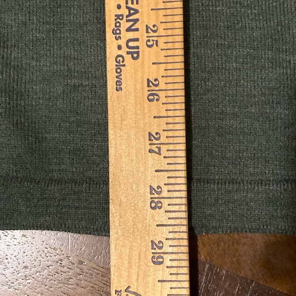 Ladies Size 1X Cathy Daniel’s Gray Top With Rhinestone Added To The  Neckline - Picture 13 of 16